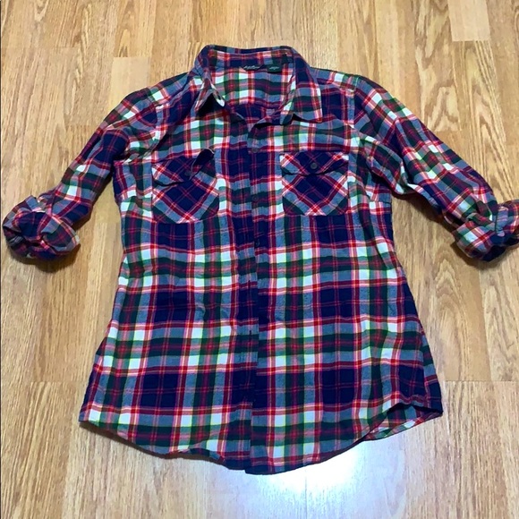 Eddie Bauer Tops - ✨2/$25 Eddie Bauer Women’s plaid shirt